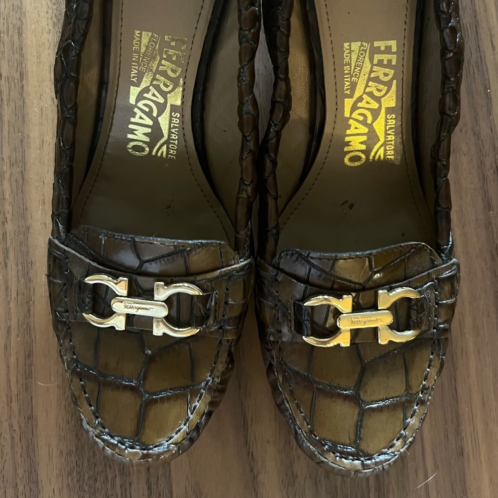 Salvatore Ferragamo Classic Women’s Shoes – Size 7.5 M – Like New